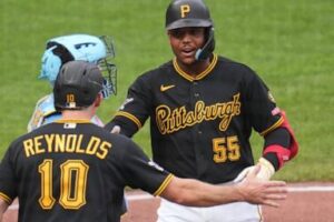 esmerlyn-valdez-homers-again-as-pirates-edge-brewers,-3-2,-sweep-twinbill-from-nl-central-leaders