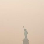 canadian-wildfire-smoke-turns-air-hazardous-in-the-us-midwest.-officials-say-stay-inside