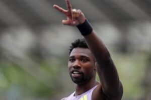 noah-lyles-pulls-up-mid-race-at-us-nationals,-suffers-a-rare-loss-at-200-meters