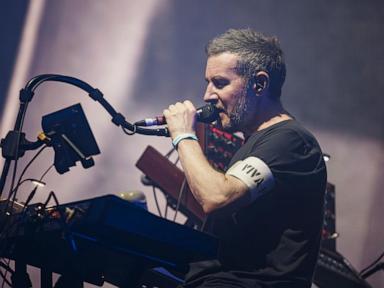 singapore-bans-2-massive-attack-members-after-pro-palestine-display-at-concert