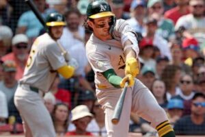 a’s-shortstop-wilson-sets-mlb-record-by-going-111-straight-games-without-an-error